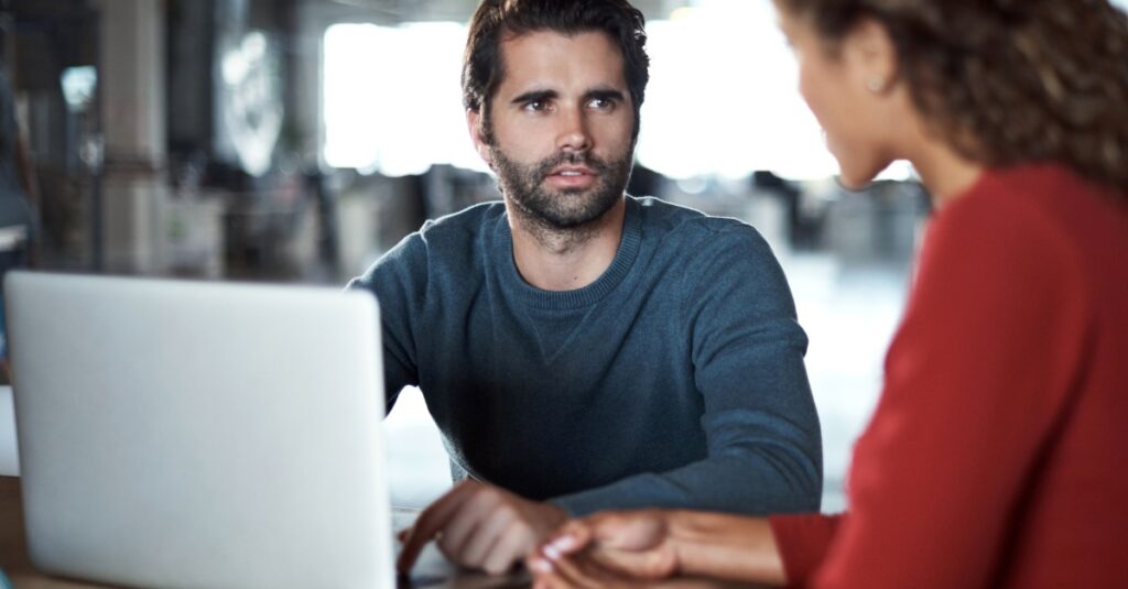 Como o líder deve trabalhar os conflitos no time