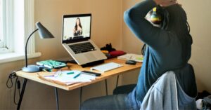 Demissões em massa: por que vem acontecendo tanto em modelos home office