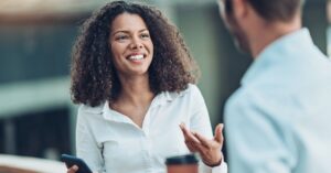 Como transformar conflitos em conversas produtivas dentro da equipe